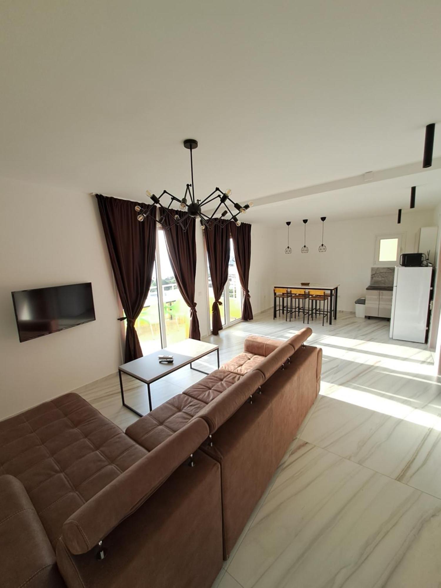 אוטייהא Apartments Miles מראה חיצוני תמונה