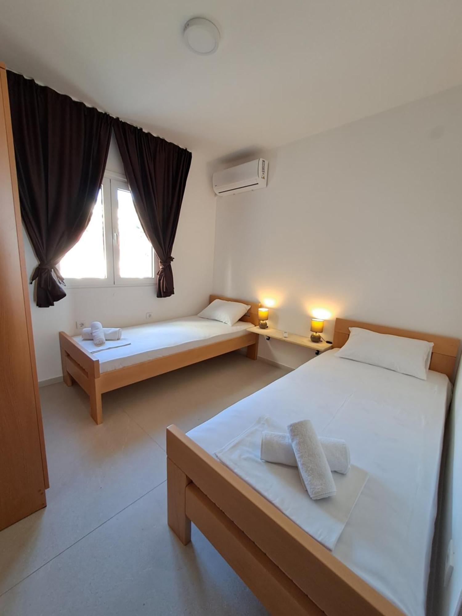 אוטייהא Apartments Miles מראה חיצוני תמונה