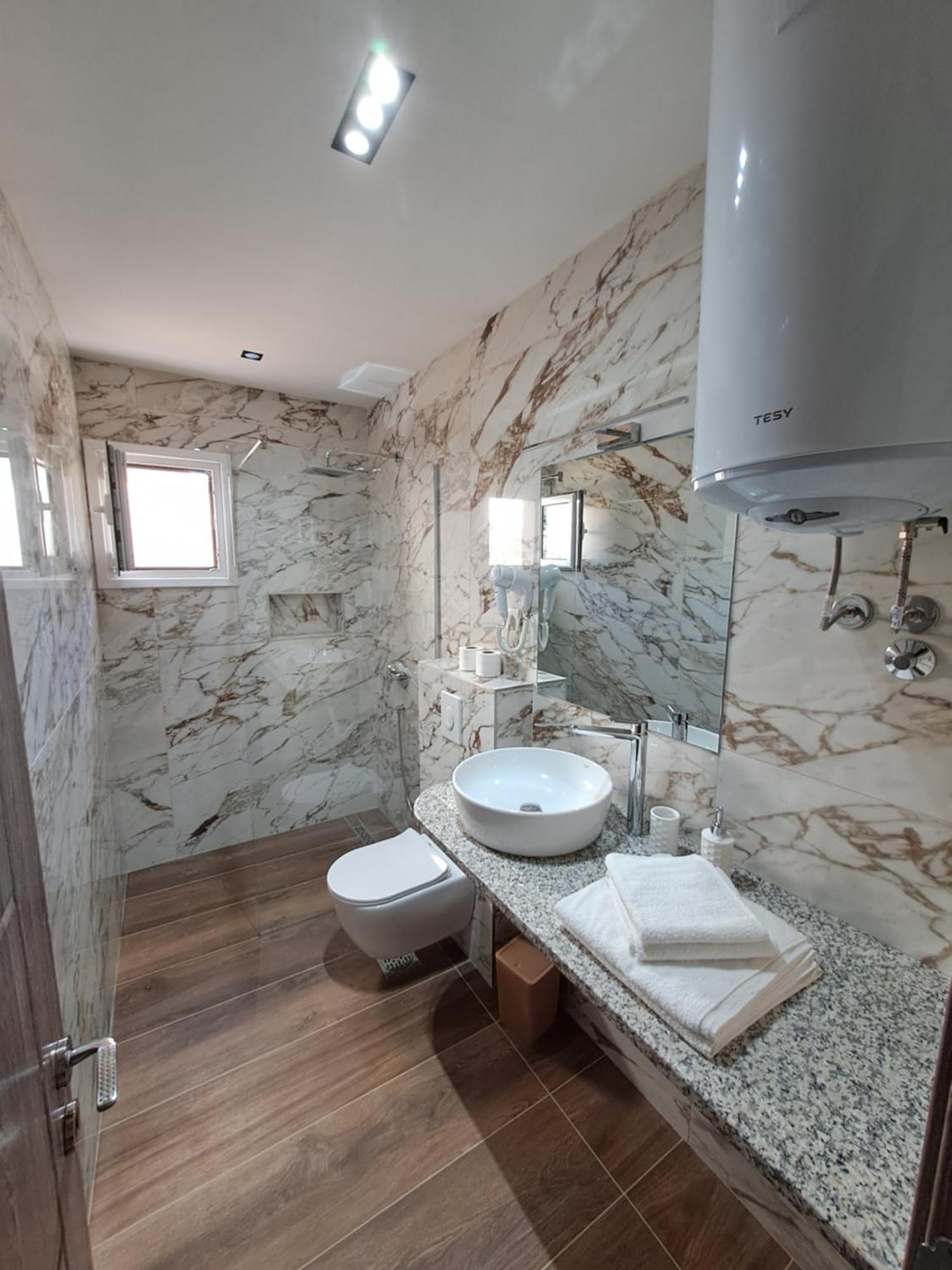 אוטייהא Apartments Miles מראה חיצוני תמונה