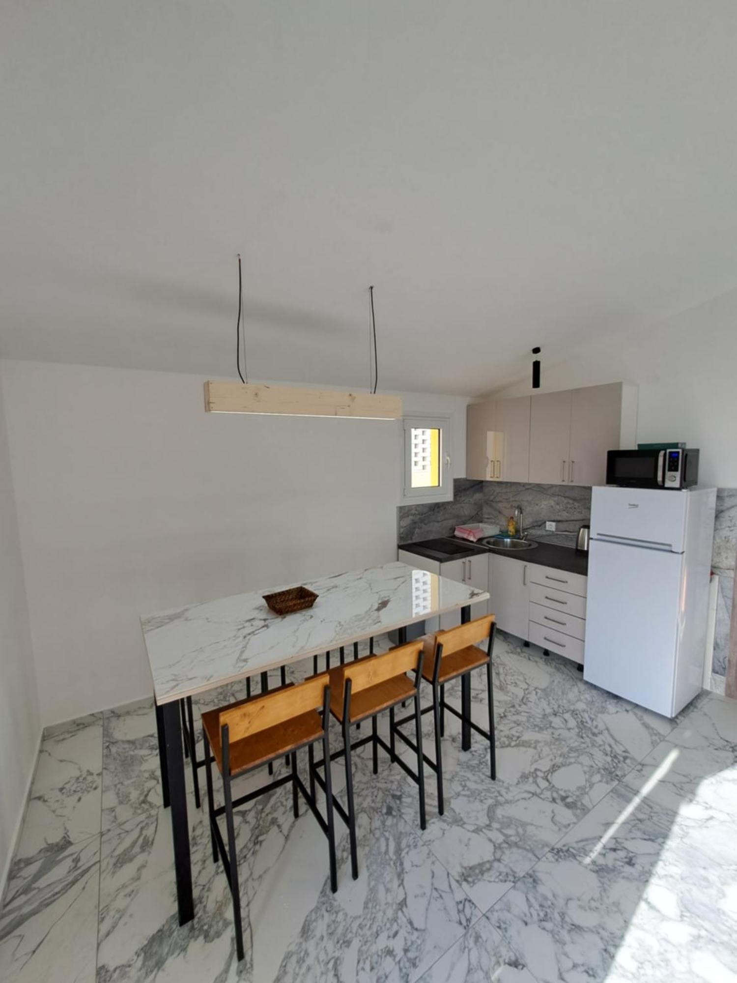 אוטייהא Apartments Miles מראה חיצוני תמונה