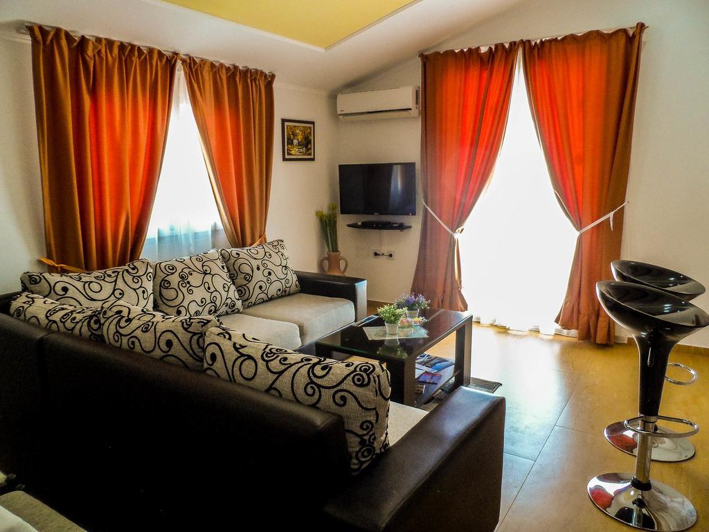 אוטייהא Apartments Miles מראה חיצוני תמונה
