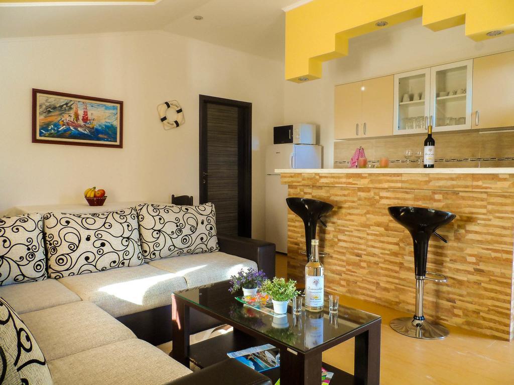 אוטייהא Apartments Miles מראה חיצוני תמונה
