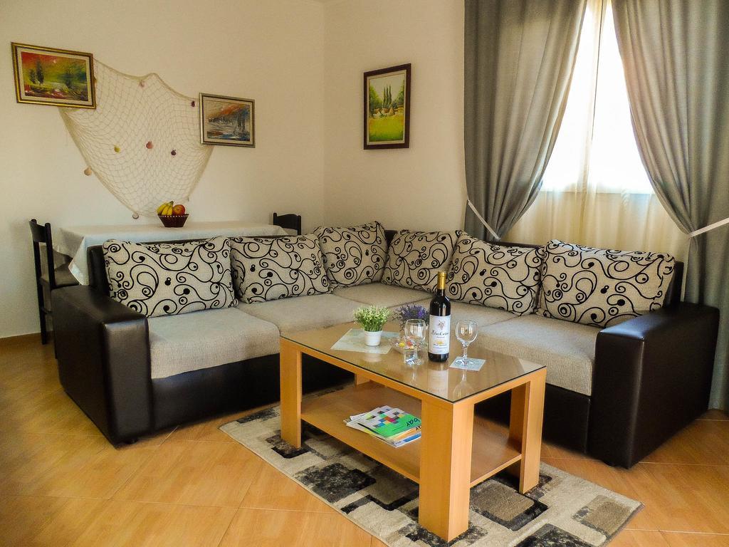 אוטייהא Apartments Miles מראה חיצוני תמונה